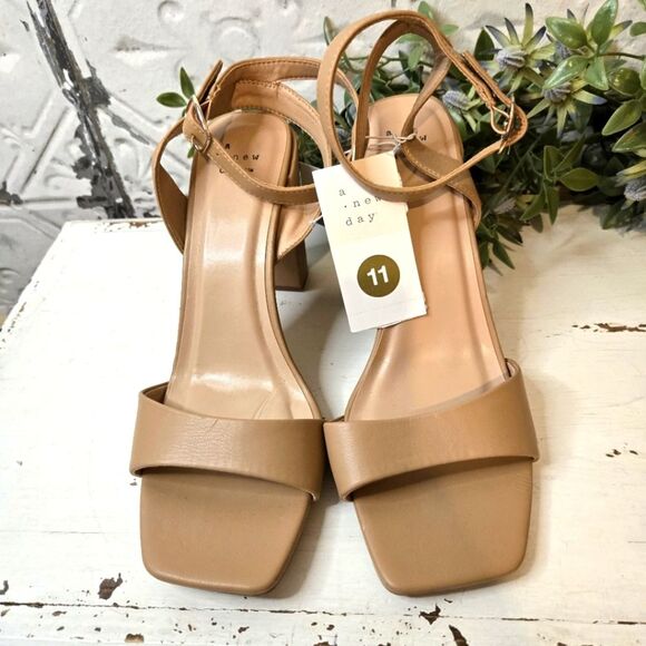 A New Day Tan Heels with Minimalist Design with 4" Heel Block Pumps Size 11 NWT - Picture 1 of 13